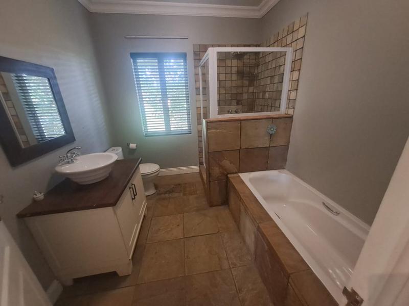 5 Bedroom Property for Sale in Parys Free State